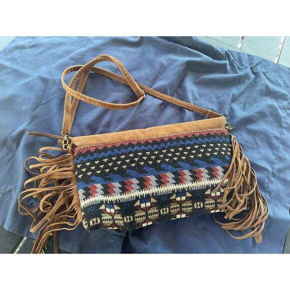 Nu Trendz Suede Tapestry Shoulderbag - Picture 5 of 8